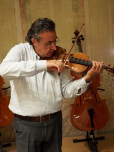 Luca Fanfoni plays Stradivari Golden Bell 1668 from the Collection of Jost Thone Verlag